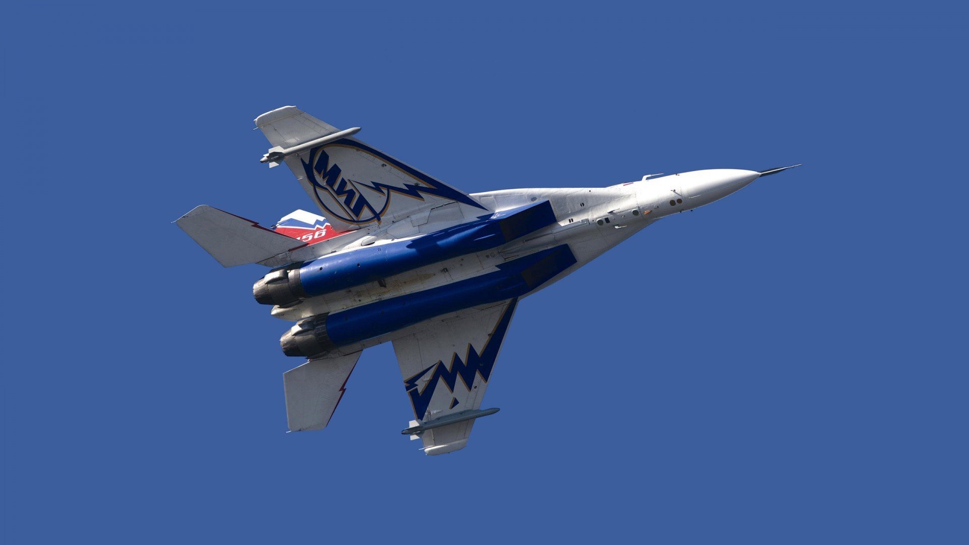 爱游戏入口-赛季首次主场作战球队誓言赢下比赛献给球迷,首场比赛叫什么