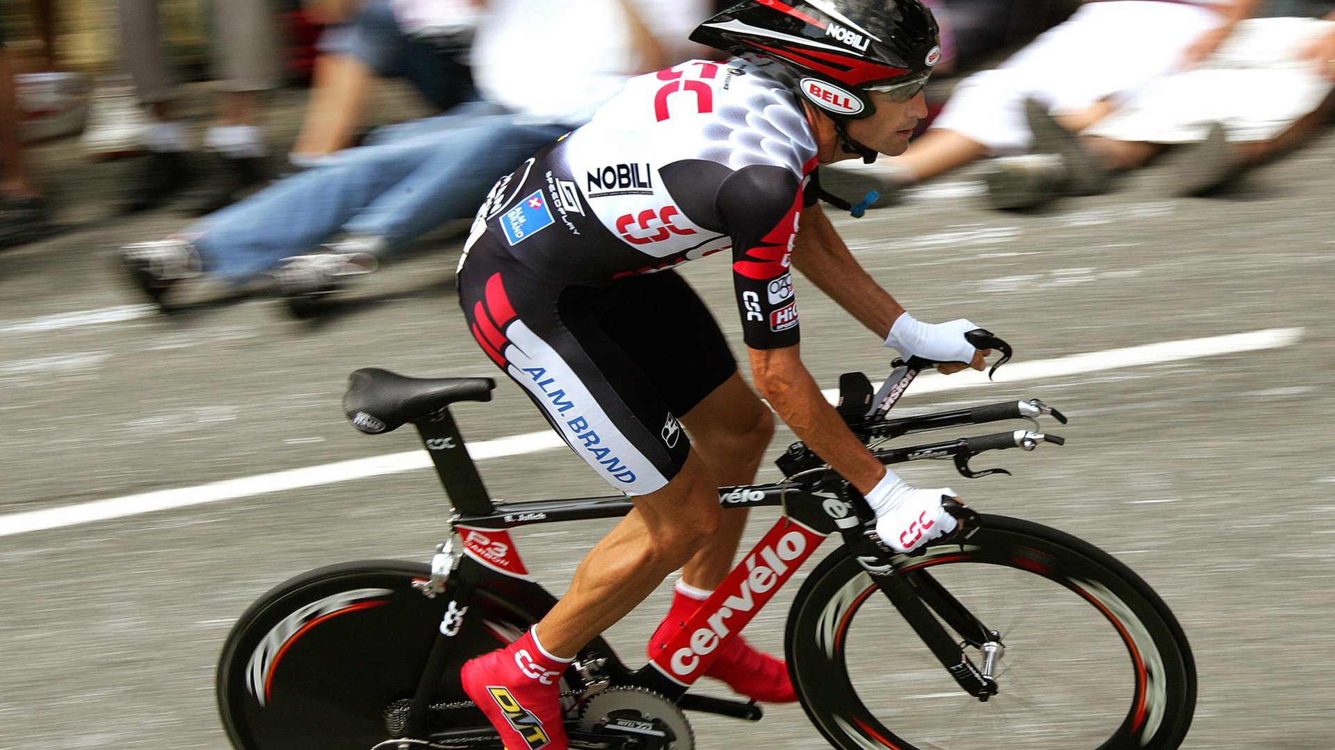 爱游戏电竞同步-他没有这个能力:卡拉格抨击热刺球员“缺乏素质”且“能力不足”